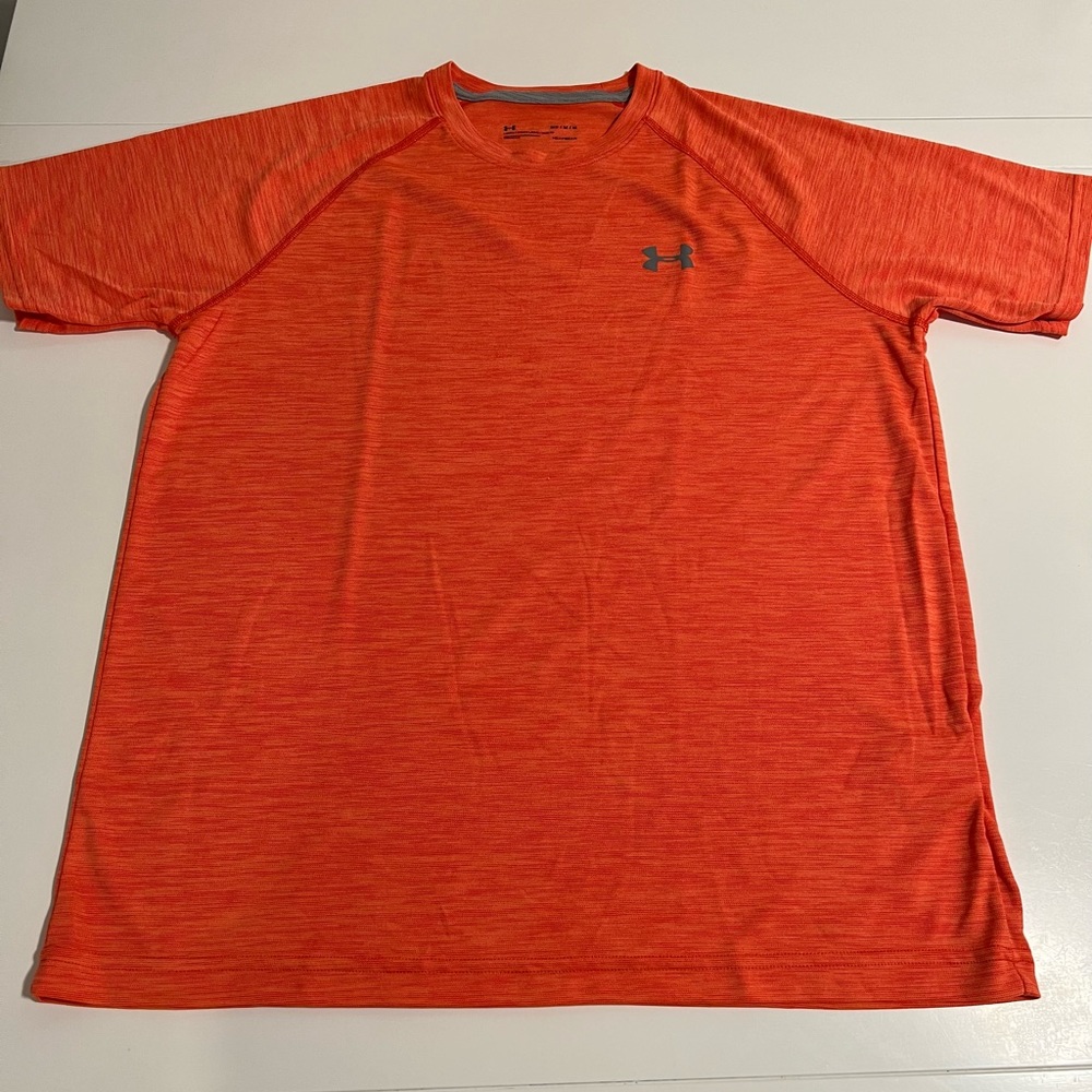 Under Armour athletic short sleeve tee